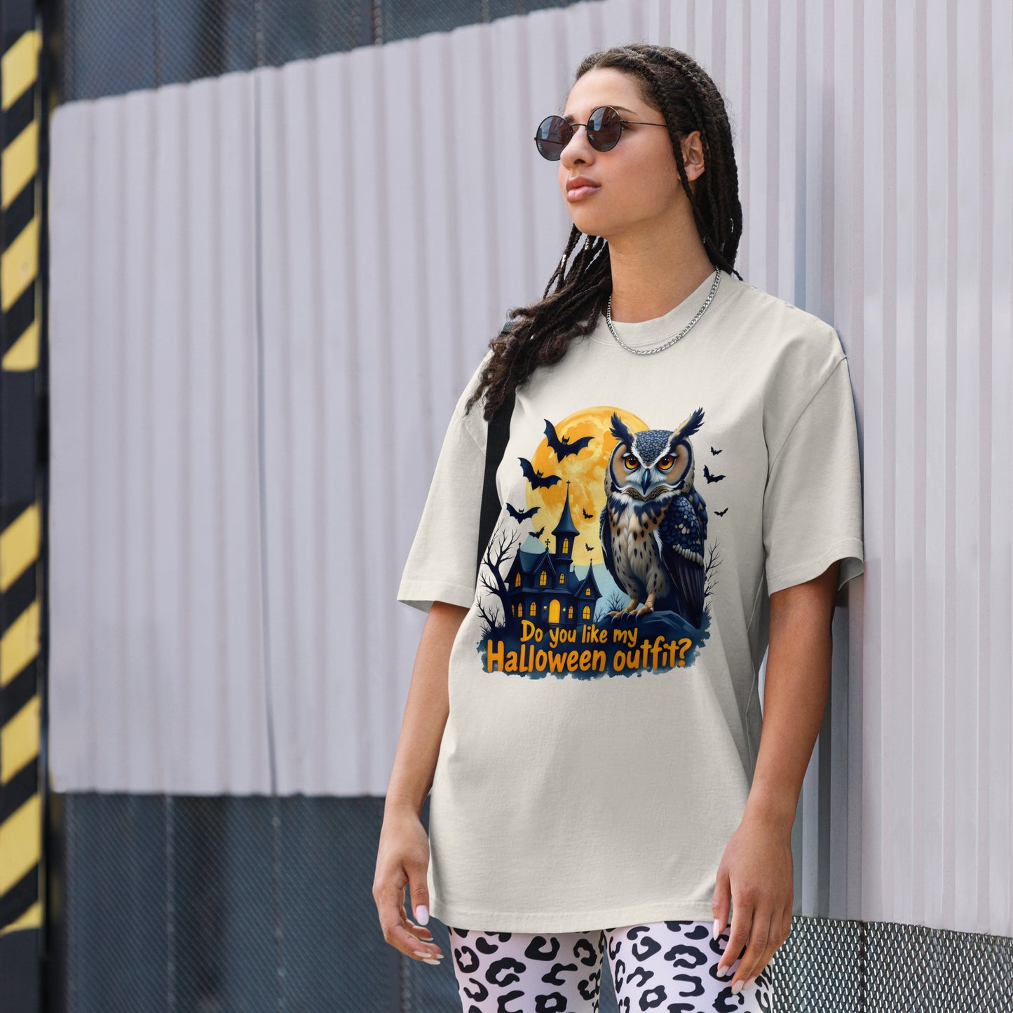 Oversized Spooky Halloween Owl faded t-shirt